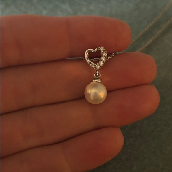 🩶 Sterling Silver Full of Love Heart & Pearl Pendant w/ Pave Crystals - Picture 4 of 6